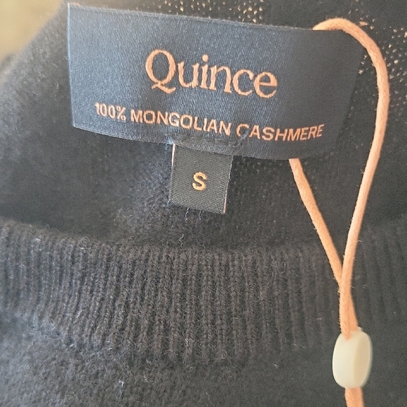 Quince Mongolian Cashmere Black Crew Neck Sweater - Picture 4 of 15